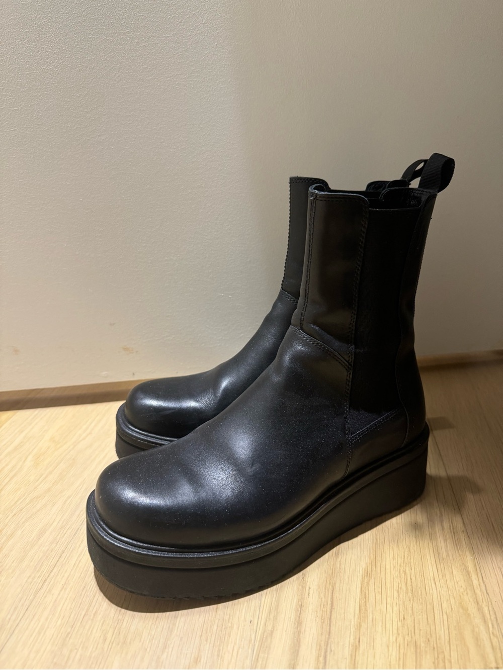 Vagabond Chelsea Boots